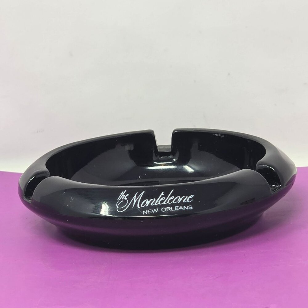 Vintage/Retro The Monteleone New Orleans Black Glass Ashtray 4 Cigar Holder - Picture 3 of 7
